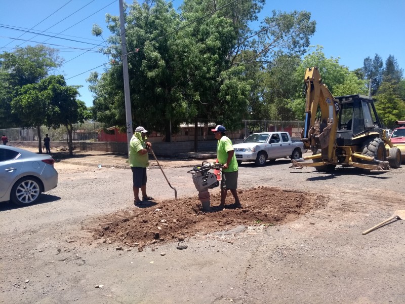 Se registran hundimientos por lluvias