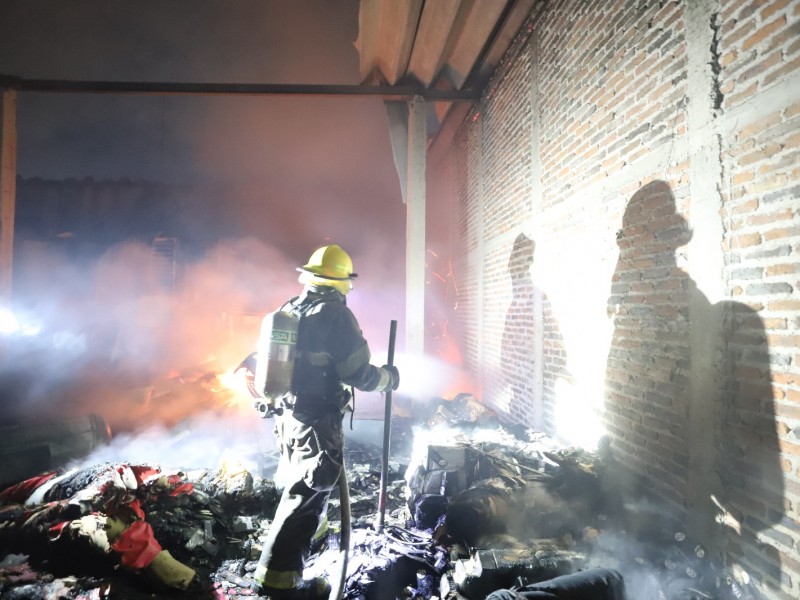 Se registro incendio en fábrica de Guadalajara