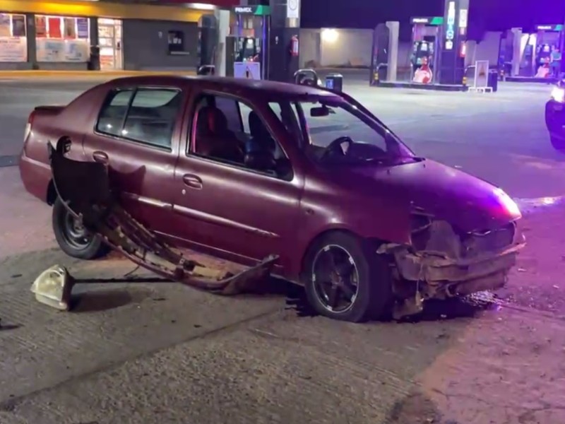 Se registró un accidente vial frente a una gasolinera