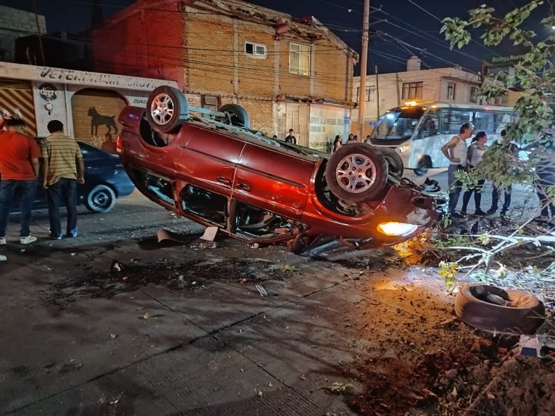 Se registró una volcadura en Av. Las Torres