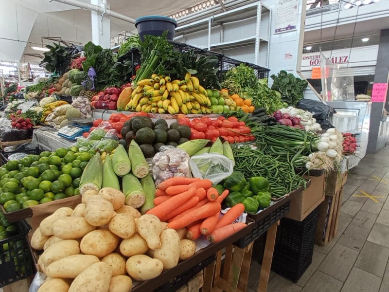 Se regularizan precios de frutas y verduras en mercados locales