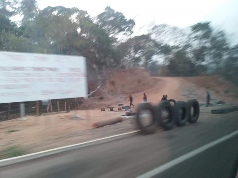 Se repliegan integrantes del MOCRI en carretera Villaflores