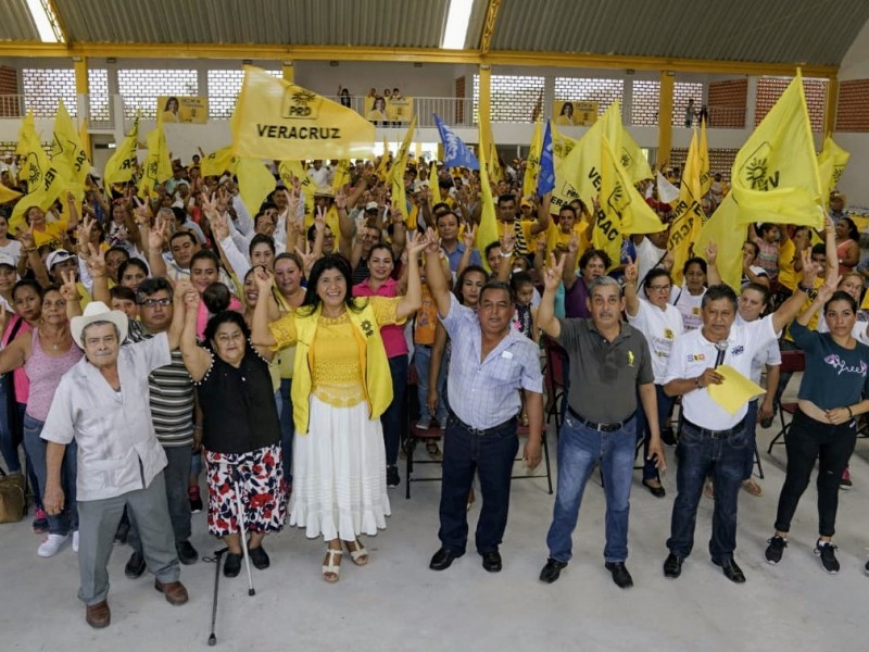 Llama Yazmín a jóvenes a participar en elecciones