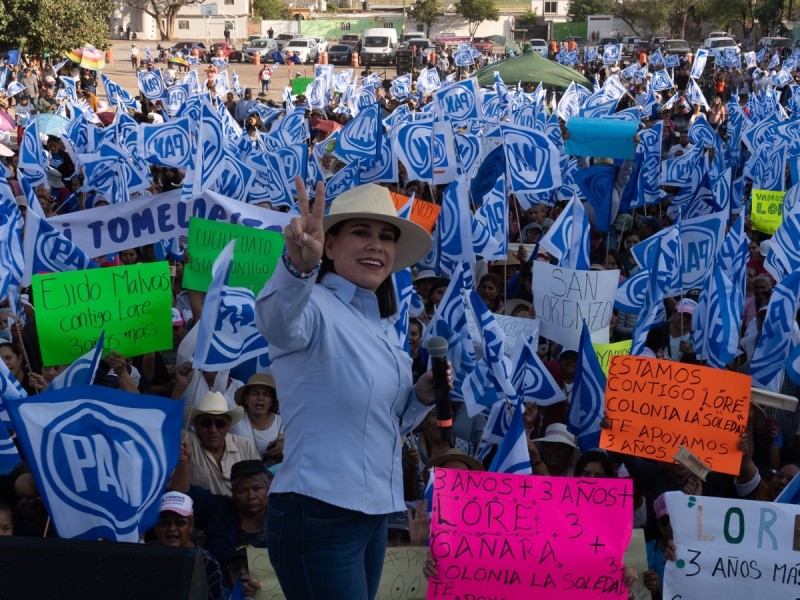 Se reúne Lorena Alfaro con gente del campo