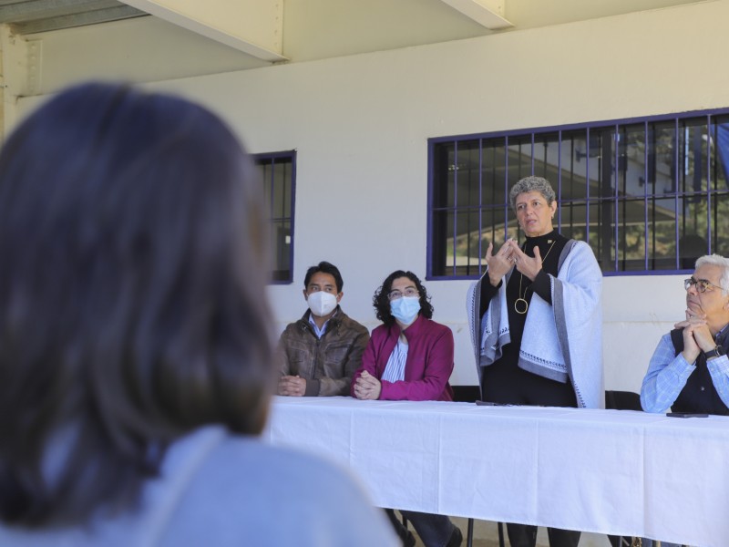 Se reúne rectora con alumnos de Pinal de Amoles