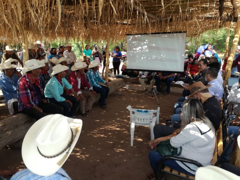 Se reúnen autoridades federales con tribu yaqui