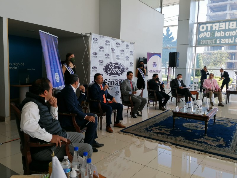 Se reúnen candidatos alcaldes de Toluca con empresarios