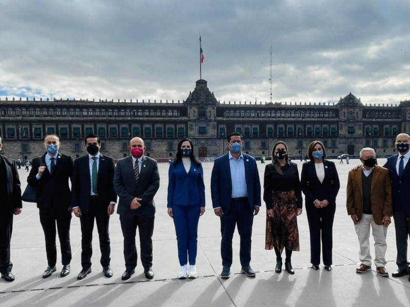 Se reúnen ediles con AMLO en Palacio Nacional