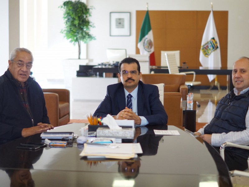 Se reúnen gobierno interino e INE en Puebla