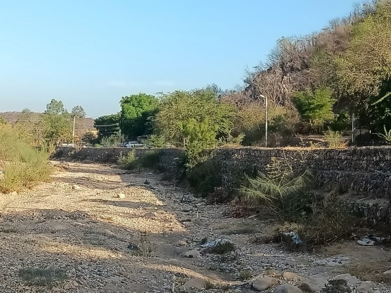 Se revisan afluentes y embalses en Álamos