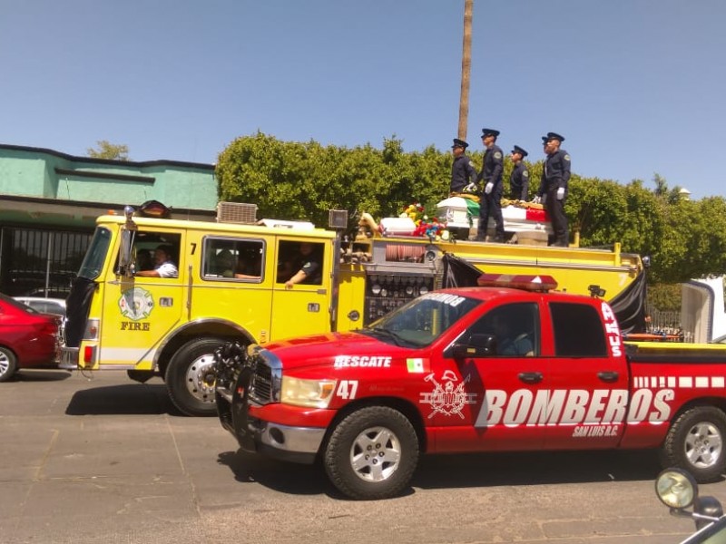 Se rinde homenaje al joven bombero Juan Jose