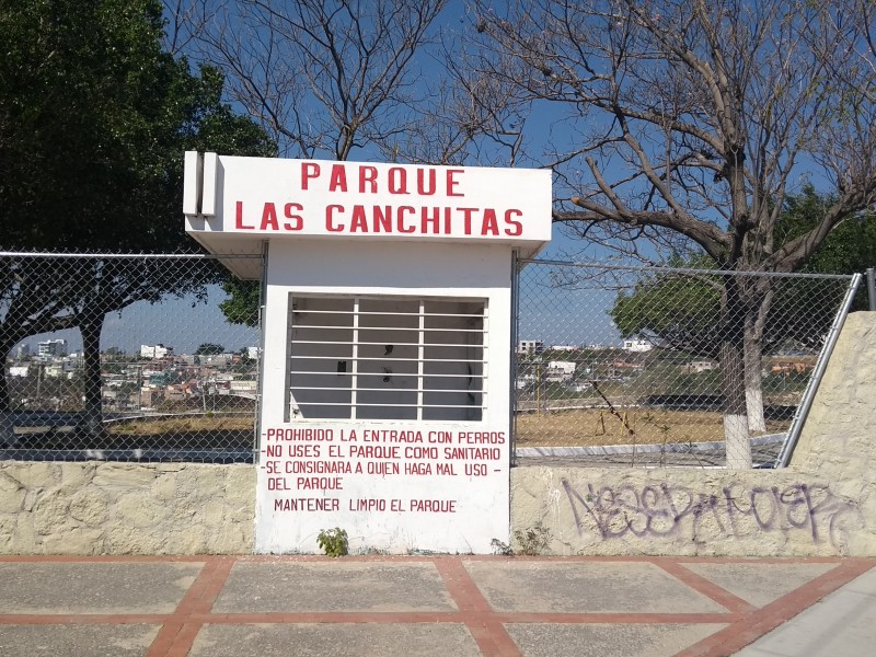 Se roban luminarias de espacio público.