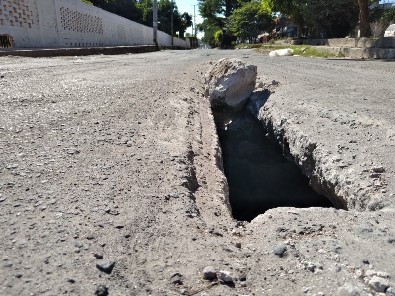 Se roban rejilla de una alcantarilla en Colonia Las Conchas