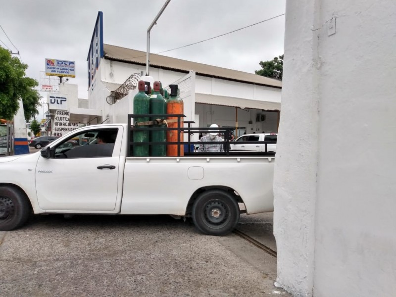 Se satura tienda de venta de oxígeno en Culiacán