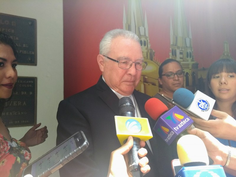 Se solidariza Cardenal con familias de policías caídos