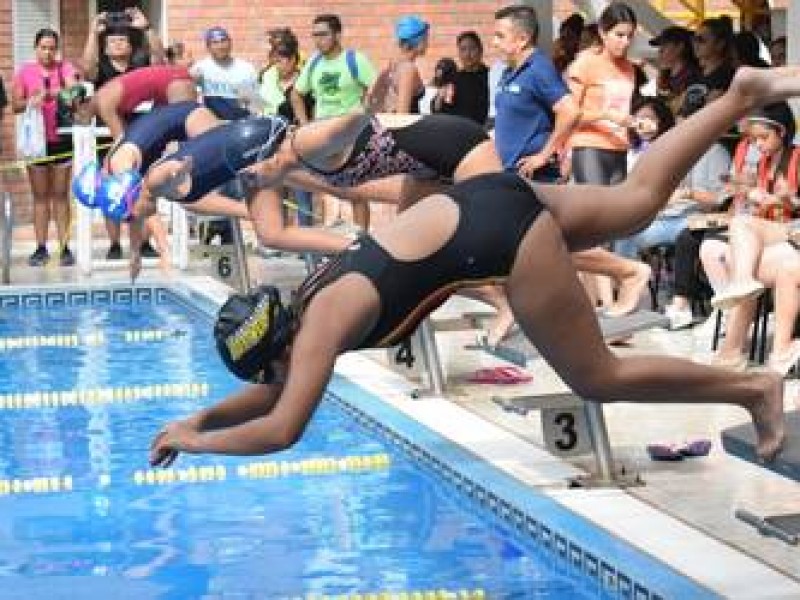 Se unen clubes de natación para competencia