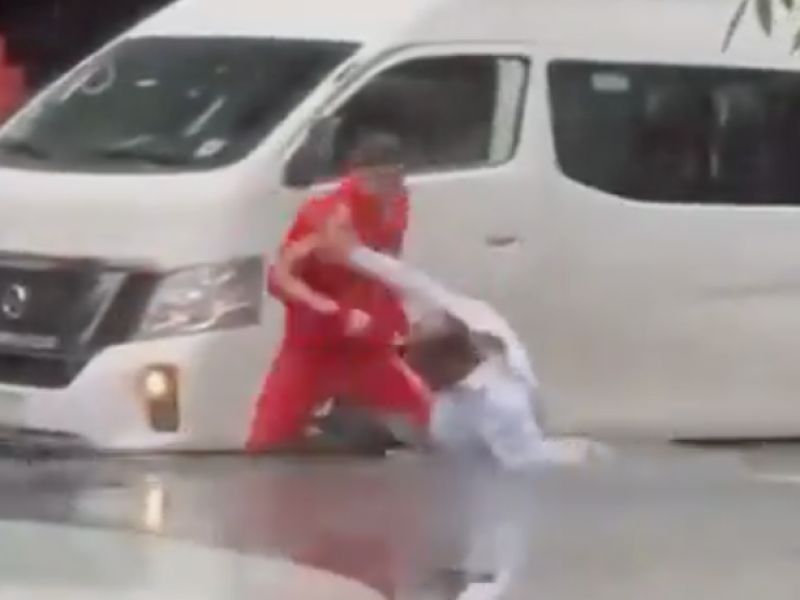 Se viraliza pelea en Plaza Midtown