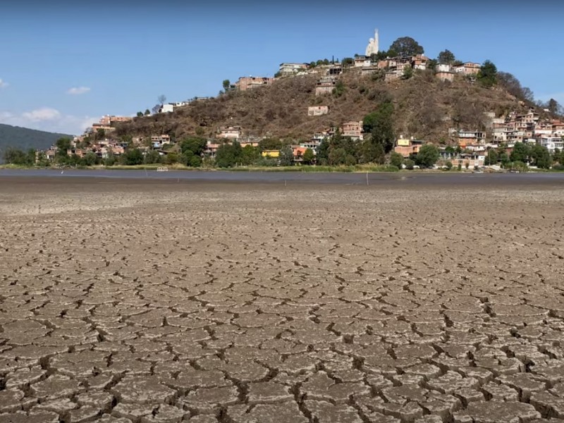 Se viraliza video de sequía en el Lago de Pátzcuaro