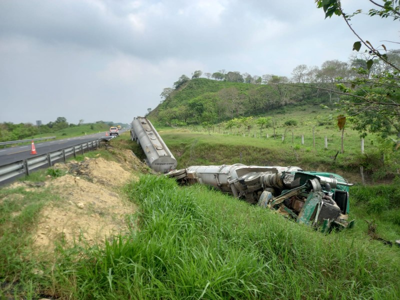 Se vuelca otra pipa; ahora en la Tuxpan-Tampico