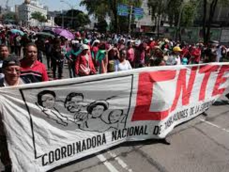 Seccion 22 marcha en Oaxaca, exigiendo justicia por el 2006