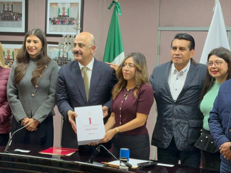 Secretario de Gobierno entregó del Primer Informe de labores de Rocío Nahle