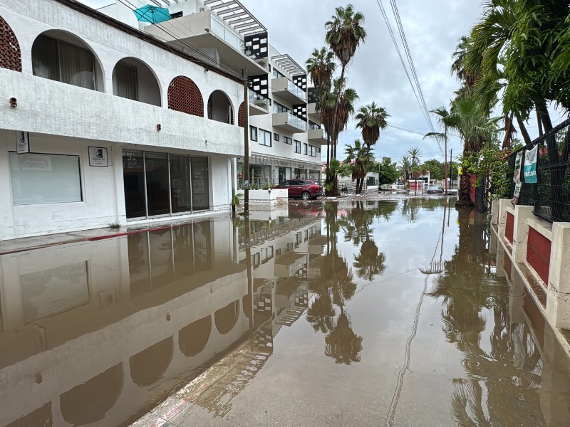 Sector restaurantero de Los Cabos reporta disminución en ventas, por lluvias