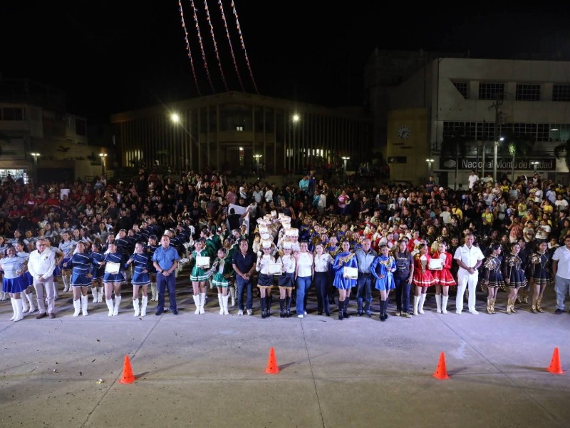 Secundaria 18 de Marzo gana Bastoneras 2025 en Salina Cruz