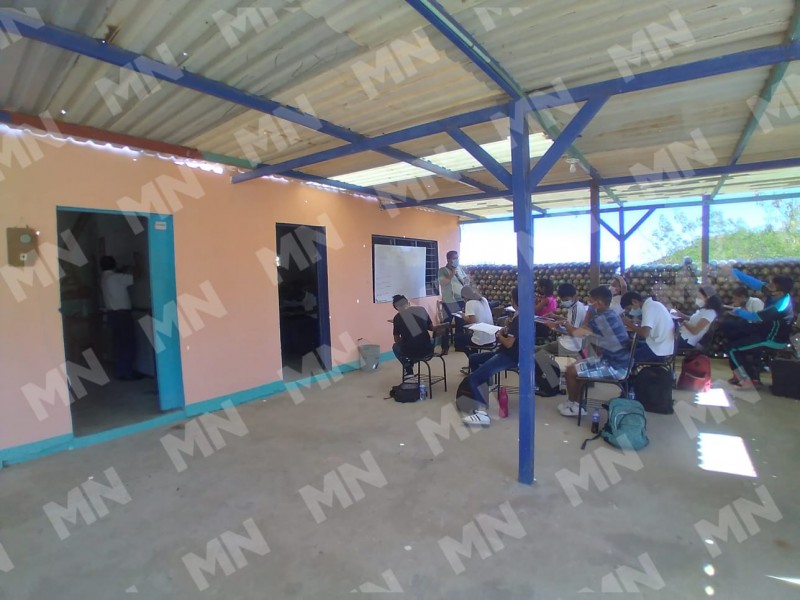 Secundaria de la Sección 59 retoma clases presenciales