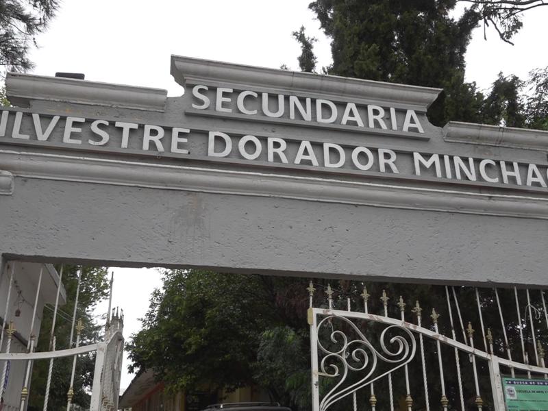 Secundaria fomenta tradiciones multiculturales y unión con convivencia
