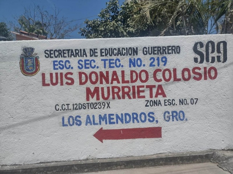 Secundaria técnica de Los Almendros tiene 21 horas adeudo