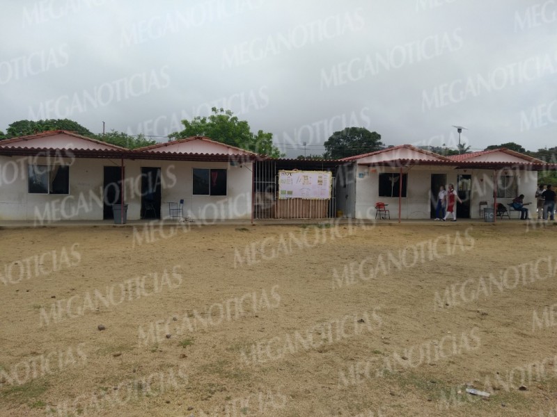 Secundaria tomará clases en malas condiciones por lluvia