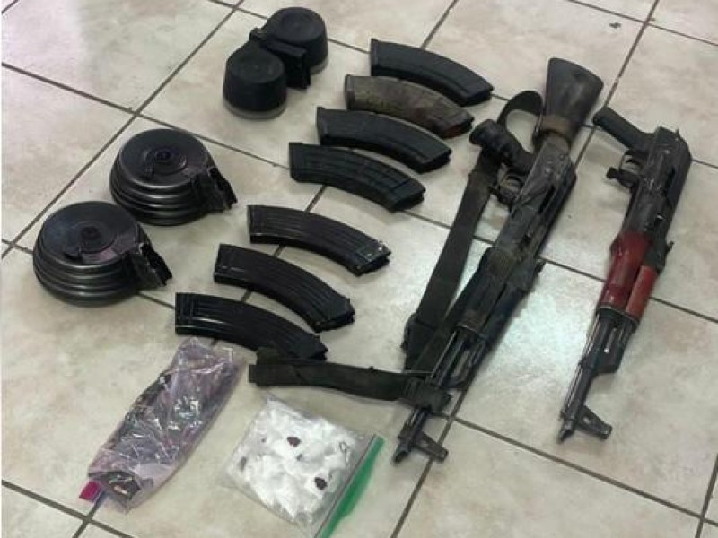 SEDANA y Policía Estatal asegura armamento y narcótico en Sonoyta