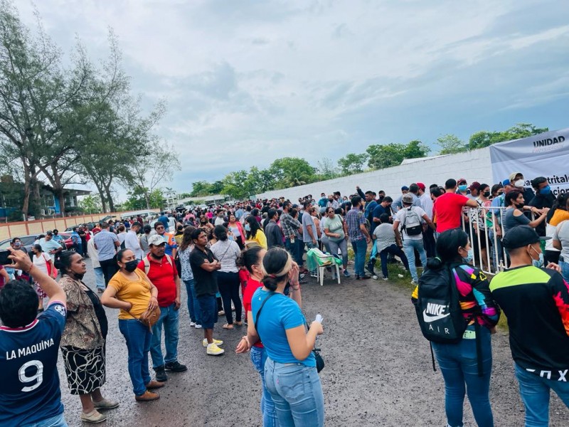 Sede de votación Tuxpan llena de militancia