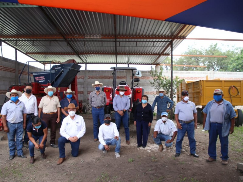 SEDEA Entrega Maquinaria Agrícola a Productores de Frijol