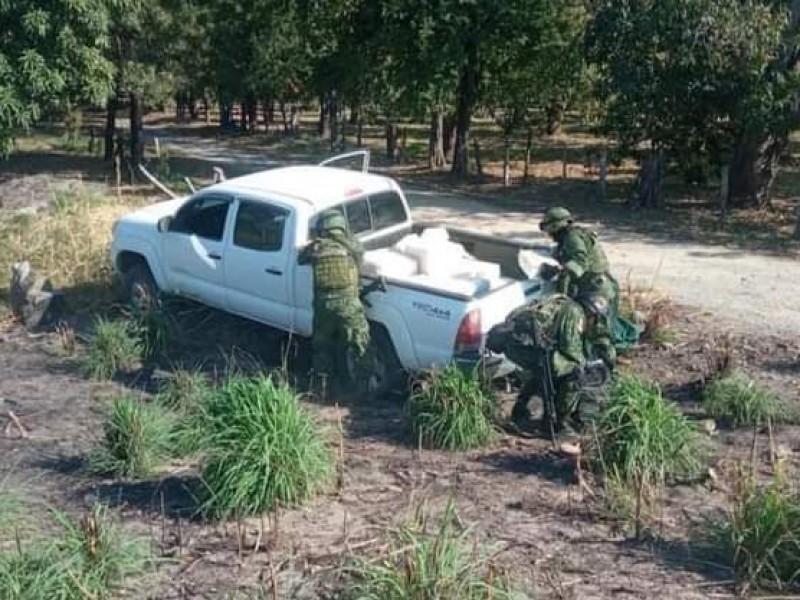 SEDENA asegura 400 kilogramos de posible cocaína en Oaxaca