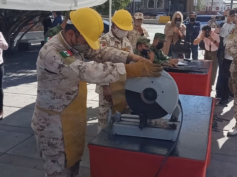 SEDENA destruye armas y material explosivo incautado