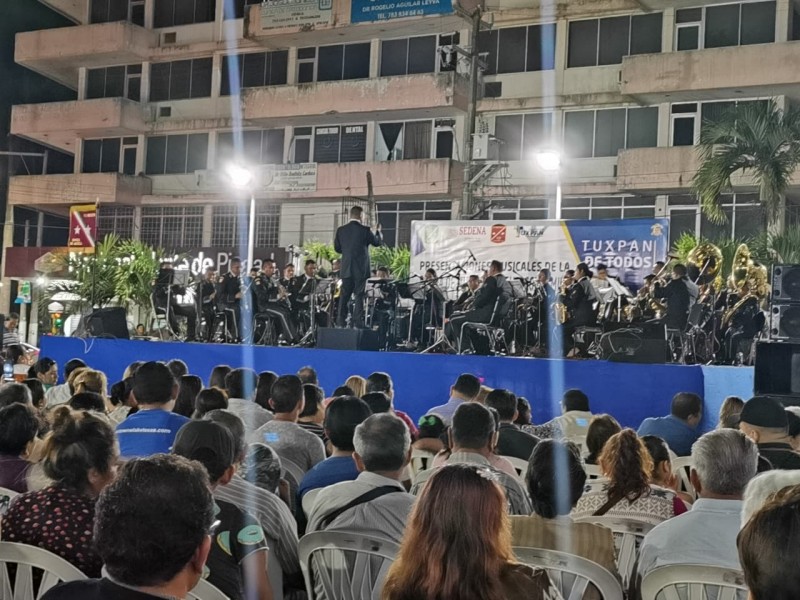 SEDENA presenta banda musical