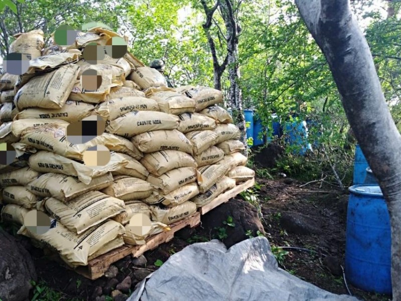 Descubren y destruyen narcolaboratorio en Santa María del Oro