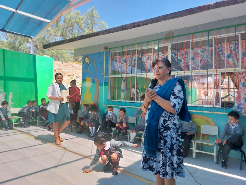 SEG reconoce a maestra Gelos como docente que deja huella