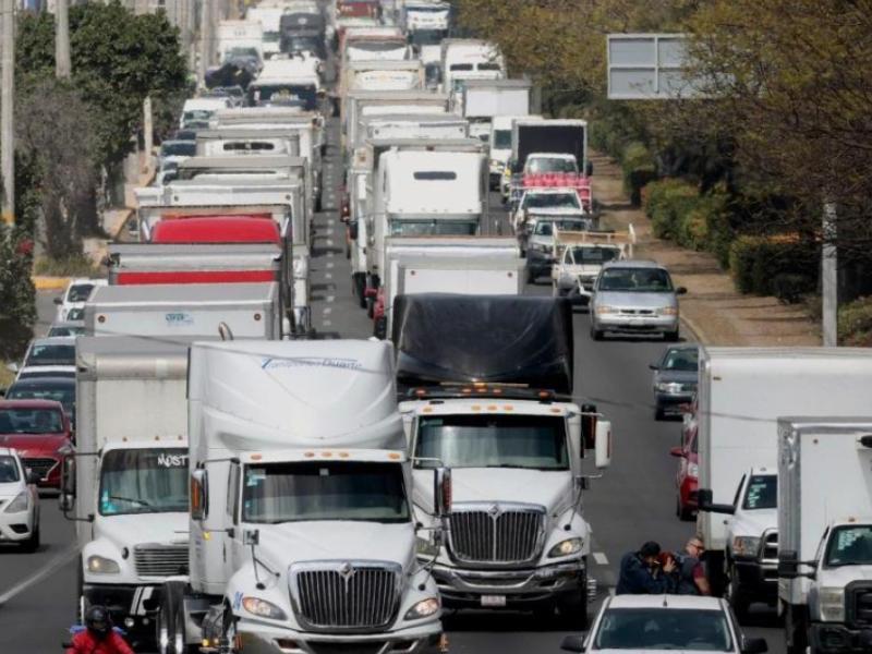 Segob mantiene mesa de diálogo para evitar marcha de transportistas de Canacar