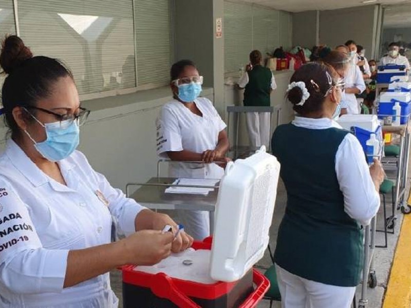 Segunda dosis anticovid para sector salud se aplicará en febrero