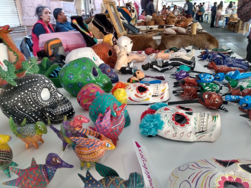 Exponen en Feria Estatal de las Artesanías