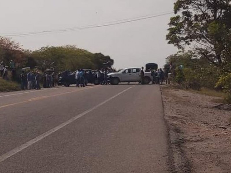 Segundo día consecutivo de bloqueo en Boca del Monte