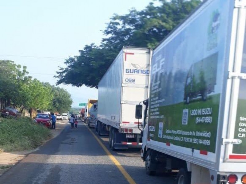 Segundo día de bloqueo en Santa Gertrudis Miramar