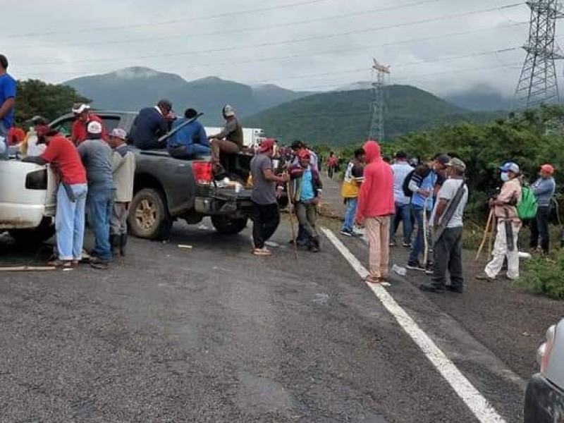 Segundo día de bloqueo tramo Juchitán-Matías Romero