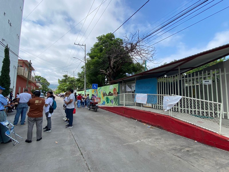 Segundo día sin clases alumnos de Unesco