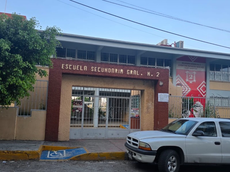 Seis alumnos se intoxican con marihuana en secundaria de Tepic Seis alumnos se intoxican con marihuana en secundaria de Tepic