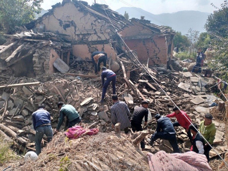 Seis muertos por sismo de magnitud 5,6 en Nepal