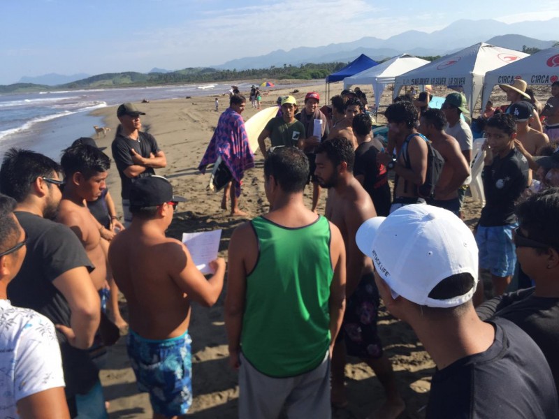 Seleccionan en Ixtapa-Zihuatanejo a participantes para el estatal de surf