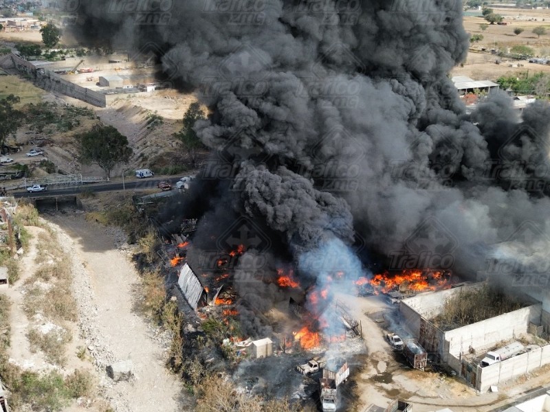 Semadet mantiene activa Emergencia Atmosférica por incendio en Tlaquepaque